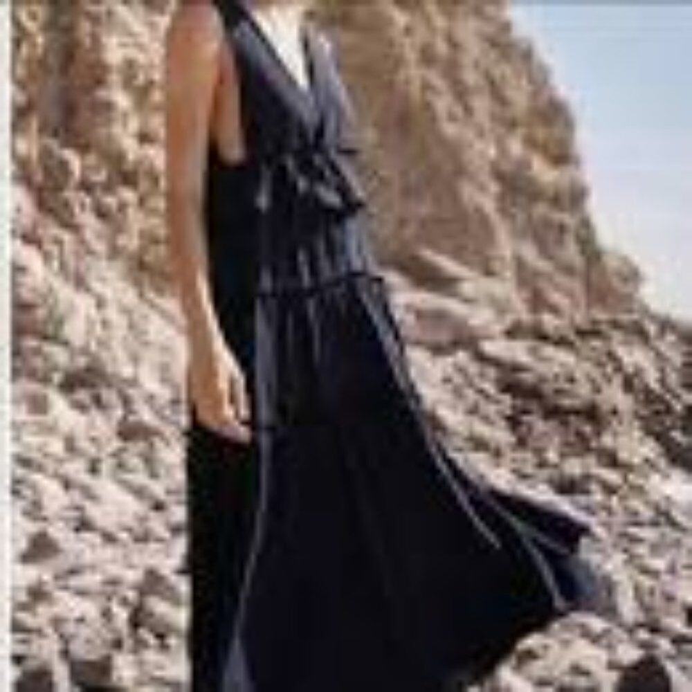 Sage The Label Womens Size XS Demeter Tiered Midi Dress Navy Blue V-Neck NEW!
